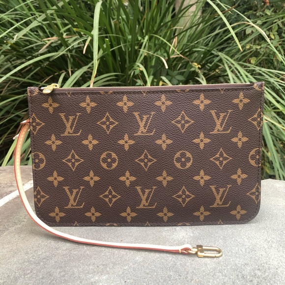 💯% LV Neverfull Pouch MM **BRAND NEW** ❤️ W/STRAP - Picture 2 of 16